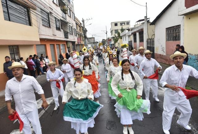 Pase Intercultural del niño - una tradición que perdura por generaciones 657f2a7323fa2